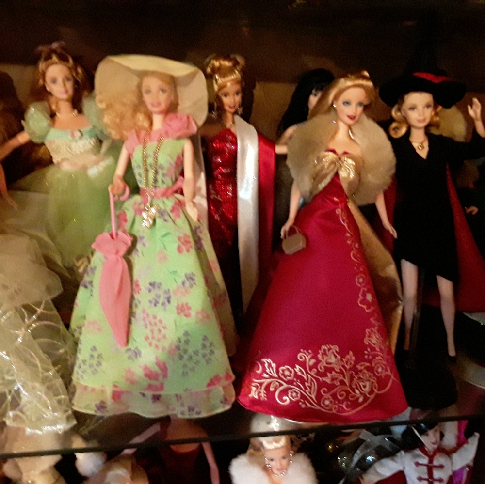 Barbies - Picture 2 of 8